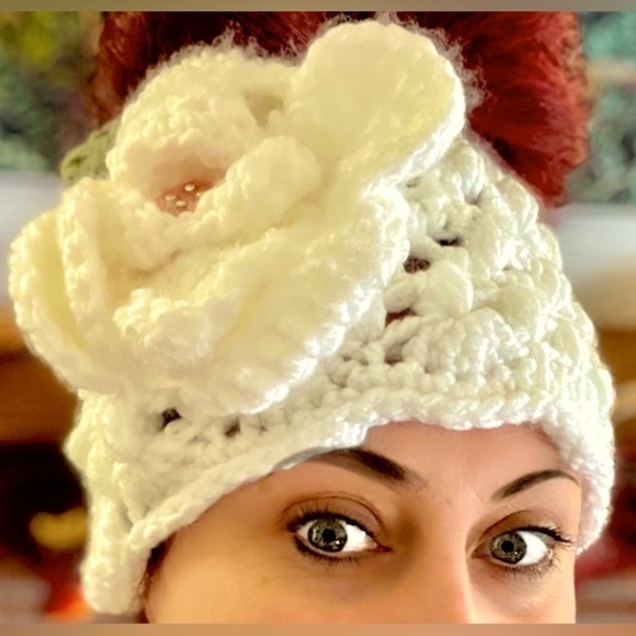 CROCHETED FLORAL EMBELLISHED EAR WARMER - Picture 7 of 7
